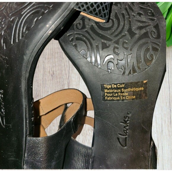 Clarks Artisan Block Heel Open Toe Double Buckle Strap Blk Leather Sandal 11M - Picture 11 of 13